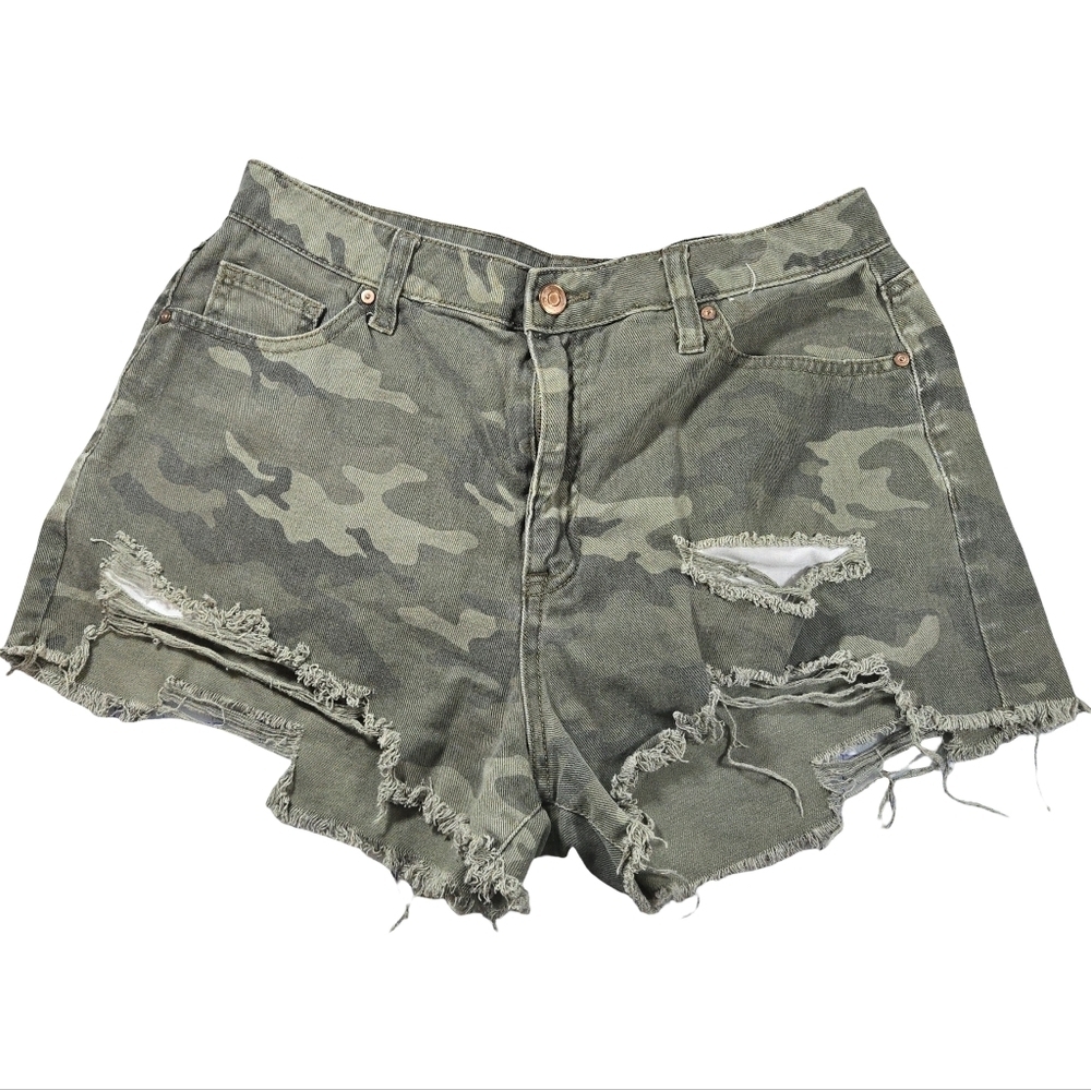 NOBO Shorts Distressed Camo high rise Women Shorts
